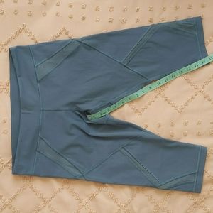 Lululemon Wunder Under 17" crop leggings